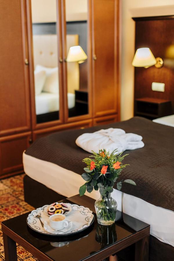 Spa Hotel Panorama การ์โลวีวารี ภายนอก รูปภาพ